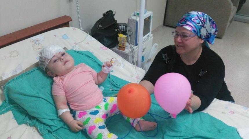 11 Aylık Bebek Midib&uuml;s Kazasından Kurtuldu