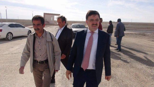 Milletvekili Başer, Yapımı S&uuml;ren &Ccedil;alışmaları Yerinde İnceledi 1