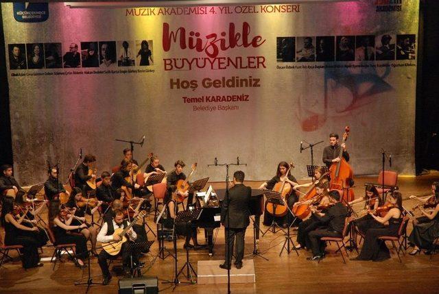 Ustalar Ve Öğrenciler Aynı Sahnede 1