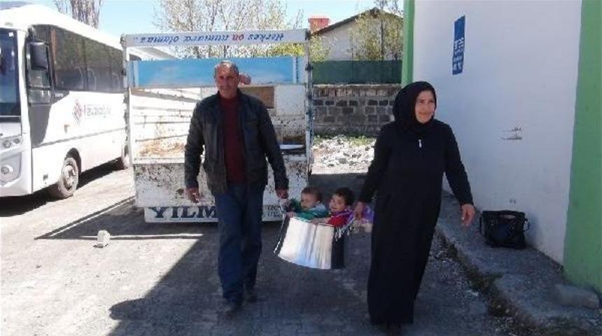 &Ccedil;ocuklarını Kazana Koyup Taşıdılar
