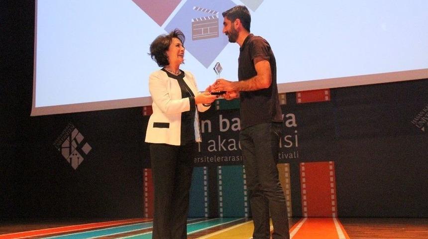 Zor Şartlar Altında &Ccedil;ektiği Kısa Film 300 Film Arasından Birinci Oldu