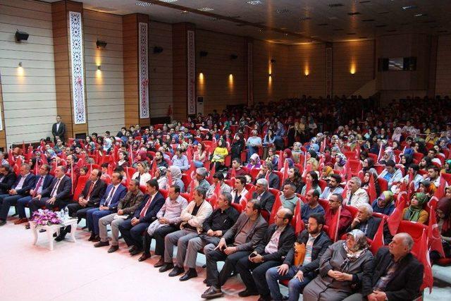 Prof.dr. Şimşirgil Ve Besteci Esat Kabaklı Gen&ccedil;lerle Buluştu 2