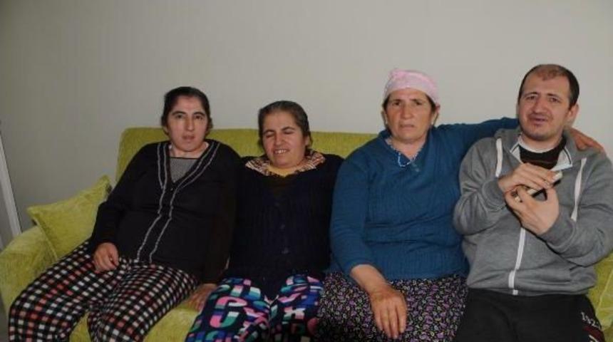 39 Yıldır Yaşamını 4 Engelli &Ccedil;ocuğuna Adayan Anne