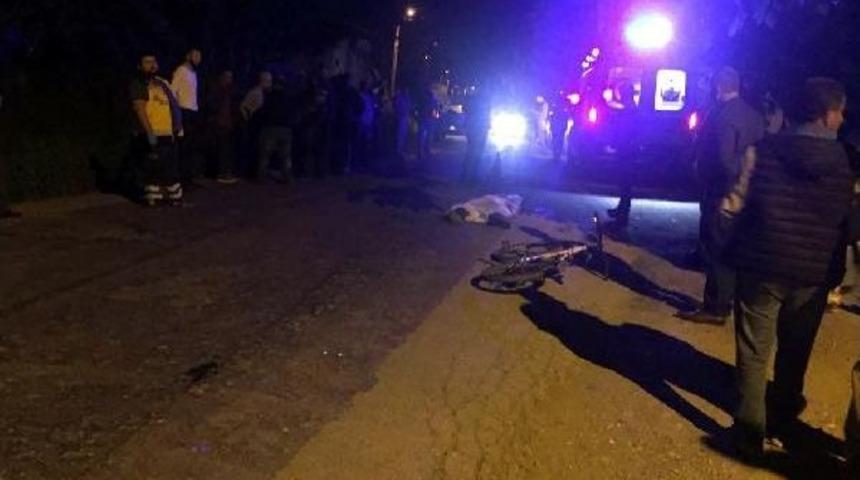 Zonguldak'ta Otomobilin &Ccedil;arptığı Bisikletli &Ouml;ld&uuml;