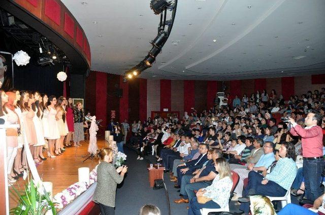 Anadolu Lisesi &Ouml;ğrencilerinden Annelere &Ouml;zel Program 1
