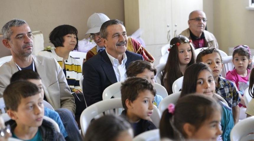 T&uuml;rk &Ccedil;ocuk Edebiyatının Ustaları Miniklerle Buluştu