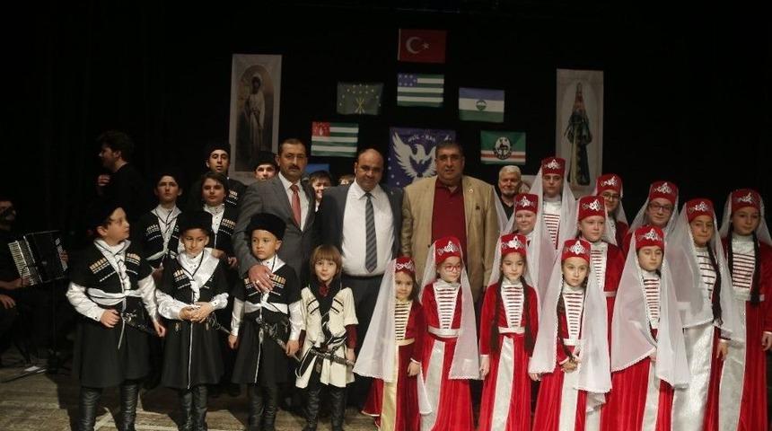 G&ouml;lbaşı&rsquo;nda Kafkas Gecesi