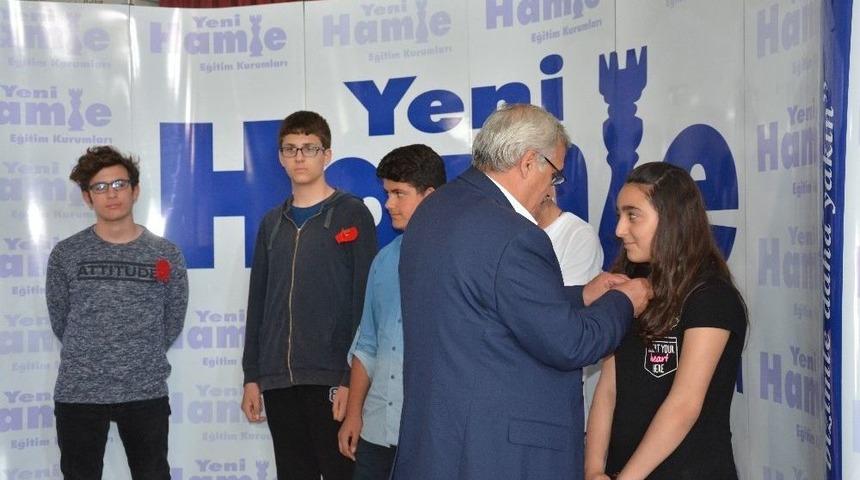 Yeni Hamle&rsquo;den 8 Başarılı &Ouml;ğrenciye Burslu Eğitim