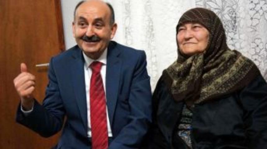 Bakan M&uuml;ezzinoğlu&rsquo;ndan Anneler G&uuml;n&uuml; Mesajı