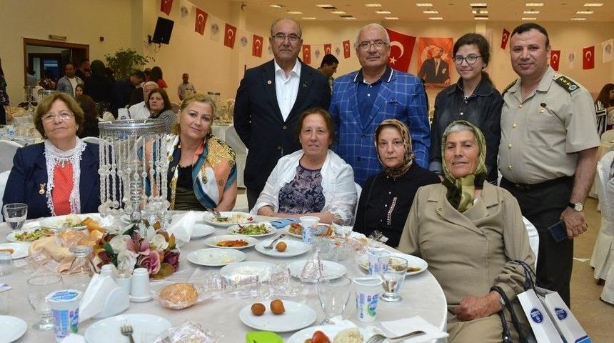 Başkan Kocamaz Şehit Anneleriyle Biraraya Geldi