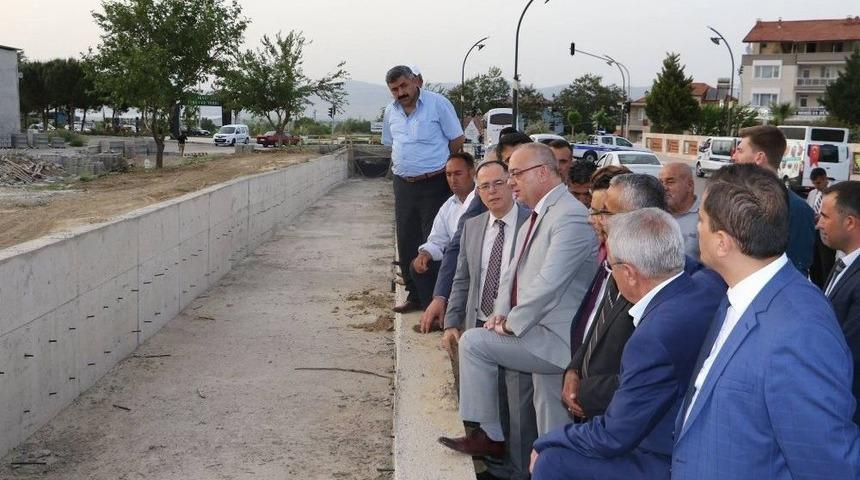 Girne Caddesi&rsquo;nde Dere Taşkınları &Ouml;nleniyor