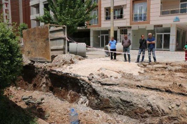 Adıyaman'da Kanalizasyon Kazısında Göçük: 1 Yaralı