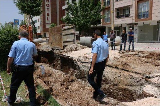 Adıyaman'da Kanalizasyon Kazısında Göçük: 1 Yaralı