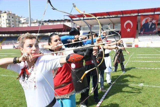 Mersin’de Okçuluk Festivali Düzenlendi