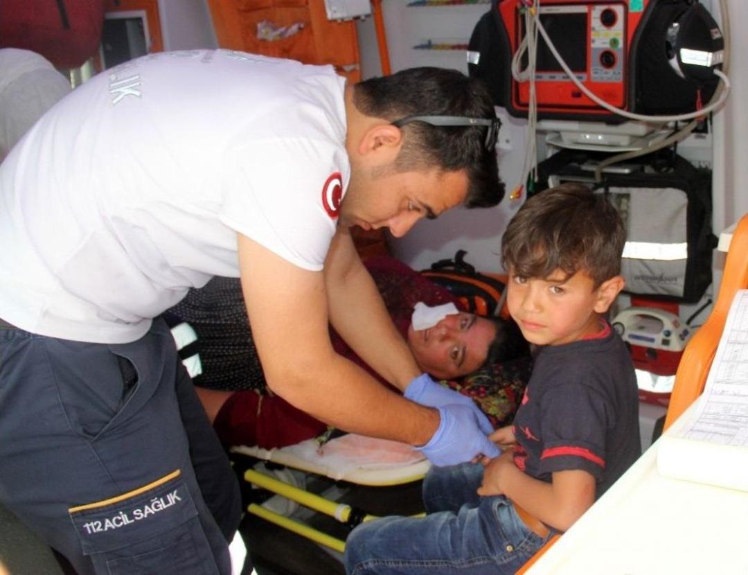 Zincirleme Kazada &Ccedil;ocuklar Yaralandı, Anneler Ağladı