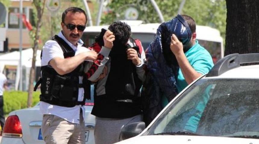 Otomobilde 14.5 Kilo Eroin Ele Ge&ccedil;irildi (2)