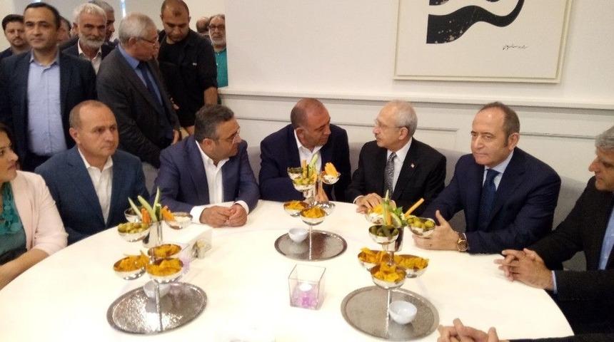 Chp Genel Başkanı Kılı&ccedil;daroğlu, Nikah T&ouml;renine Katıldı