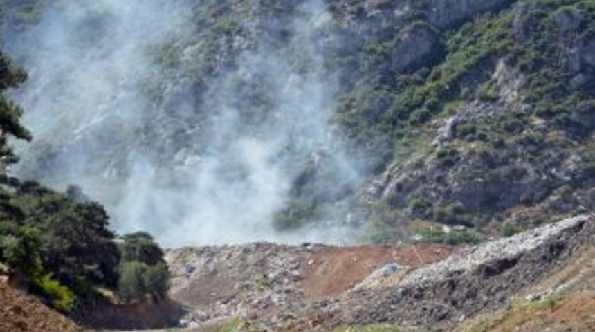 Manisa &Ccedil;&ouml;pl&uuml;ğ&uuml;ndeki Yangın