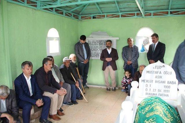 Oltulu Aşık Mevlüt İhsani Mezarı Başında Anıldı