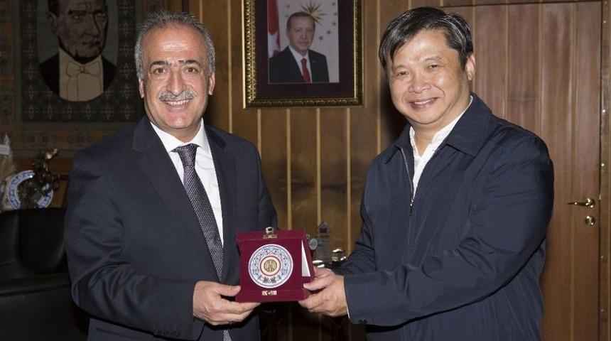 Nanyang Teknoloji &Uuml;niversitesi &Ouml;ğretim &Uuml;yeleri Atat&uuml;rk &Uuml;niversitesinde