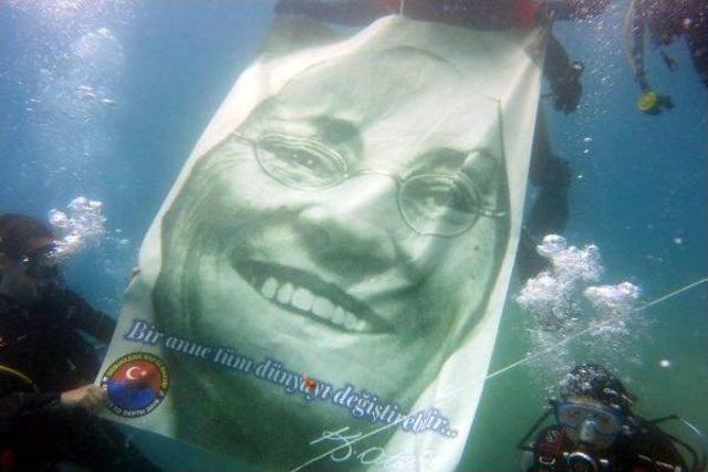 Z&uuml;beyde Hanım Sualtında Anıldı 2