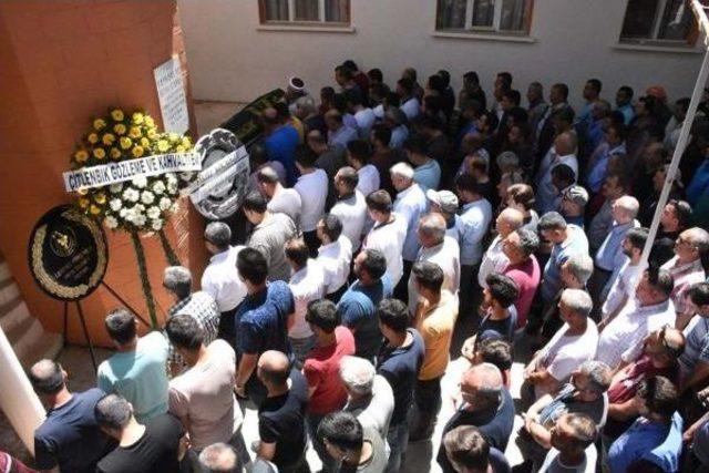 Buca da En Acı Anneler G&uuml;n&uuml;; 24 Kaza Kurbanı Toprağa Verildi (4) 2