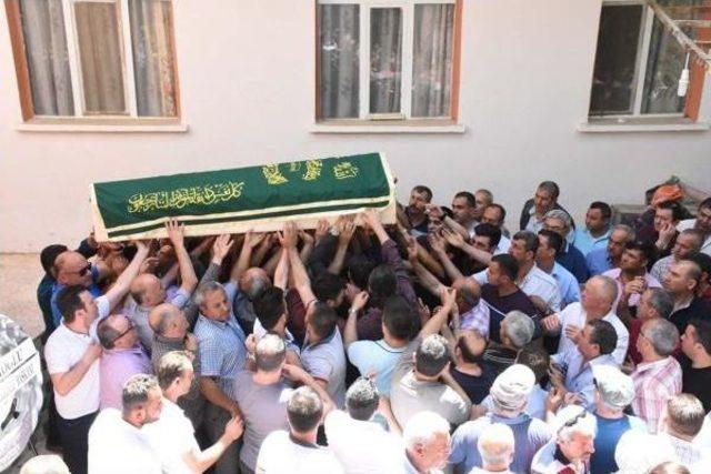 Buca da En Acı Anneler G&uuml;n&uuml;; 24 Kaza Kurbanı Toprağa Verildi (4) 3