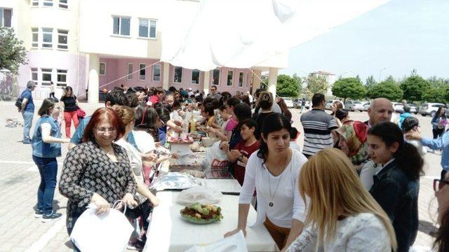 Down Sendromlular Yararına Kermes 1