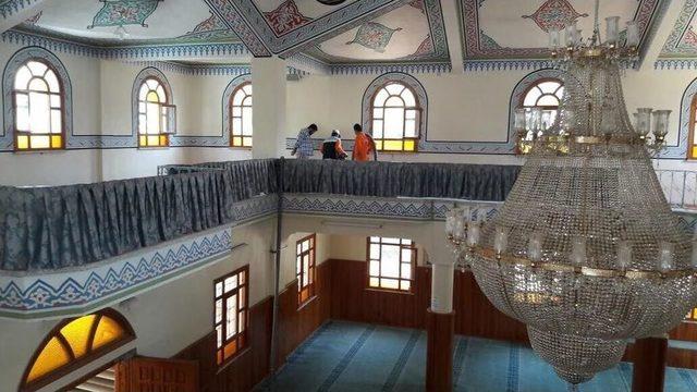 Camilerde Ramazan Ayı &Ouml;ncesi Bahar Temizliği 1