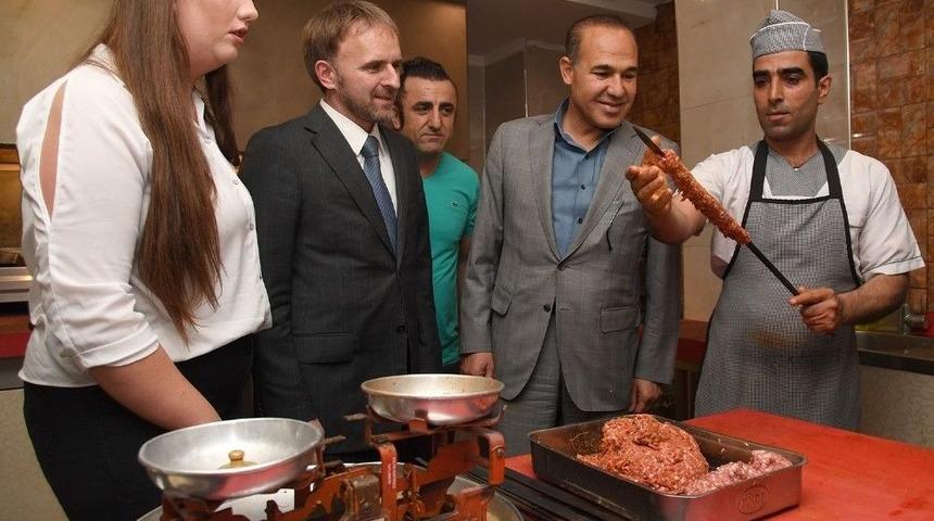 S&ouml;zl&uuml;: "adana, Kalbi Bosna Hersek İ&ccedil;in &Ccedil;arpan İnsanların Şehridir"