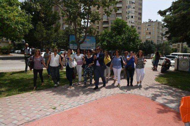 Çetin, Anneler Günü’nde Zübeyde Hanım Büstü Açtı