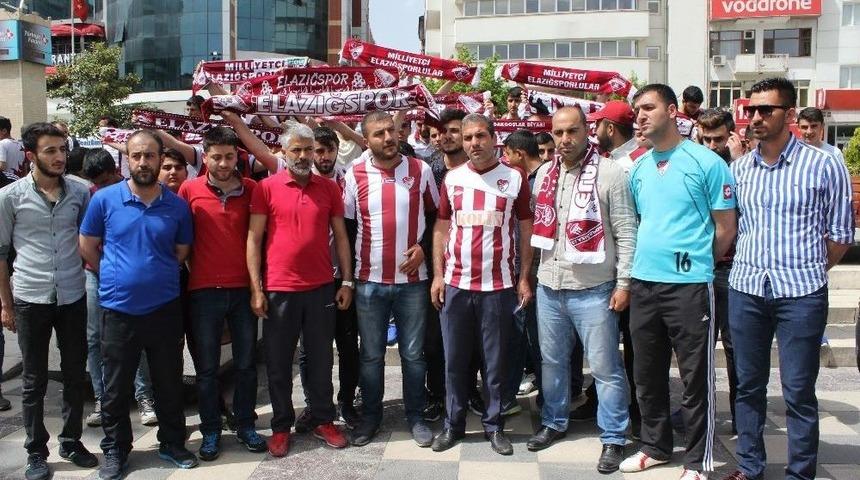Taraftarlardan Elazığspor&rsquo;a Destek &Ccedil;ağrısı