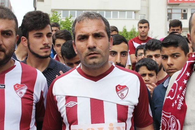 Taraftarlardan Elazığspor&rsquo;a Destek &Ccedil;ağrısı 1
