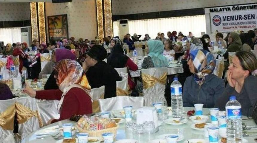 Eğitim-bir-sen&rsquo;den Anneler G&uuml;n&uuml; Etkinliği