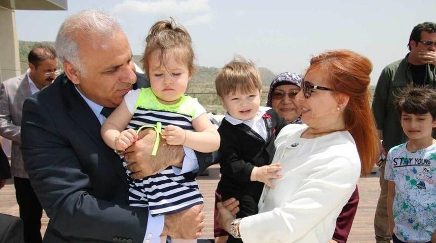 Vali Zorluoğlu Şehit Aileleriyle Bir Araya Geldi