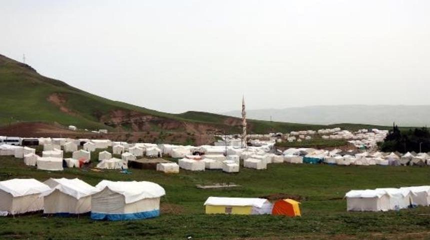 Şeyh Halid'i Anma Etkinliğinde 50 Bin Kişi, 1 Kilometrelik Kardeşlik Sofrasına Oturdu