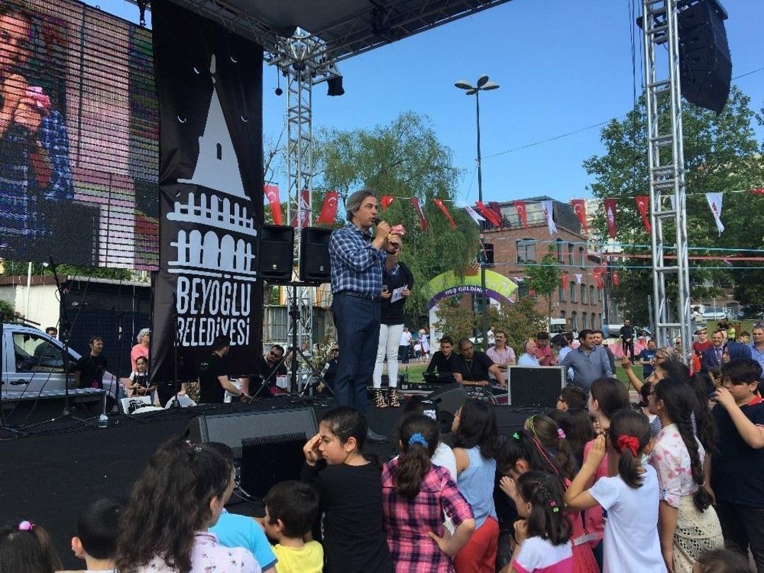 Beyoğlu&rsquo;nda Anneler G&uuml;n&uuml; Pikniği