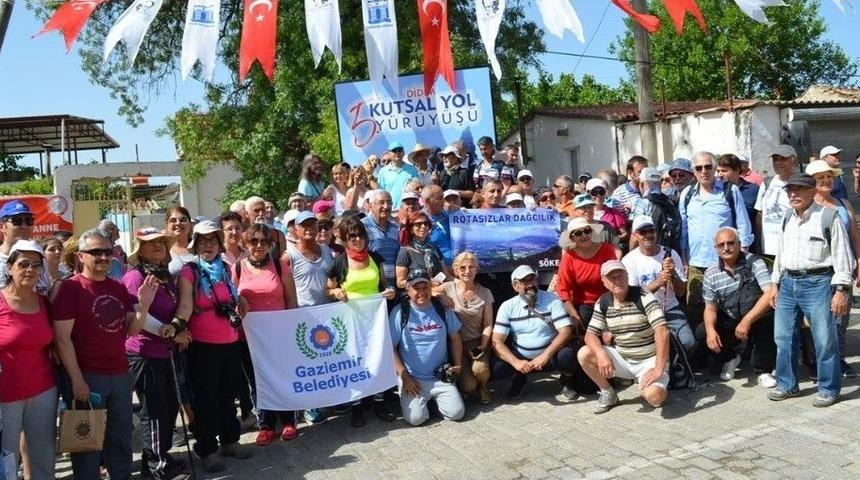 Didim&rsquo;de Kutsal Yol Y&uuml;r&uuml;y&uuml;ş&uuml; Geleneksel Hale Geldi