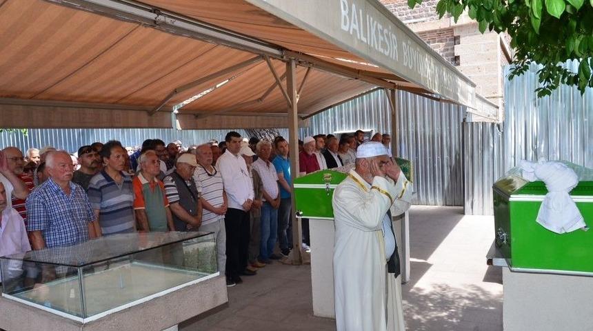 Ayhan Ailesinin Acı G&uuml;n&uuml;