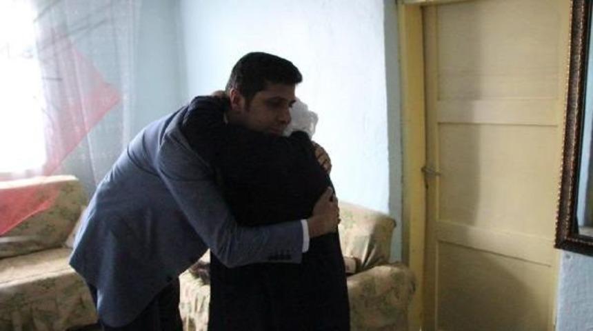 Kaymakam, Şehit Korucunun Annesini Ziyaret Etti