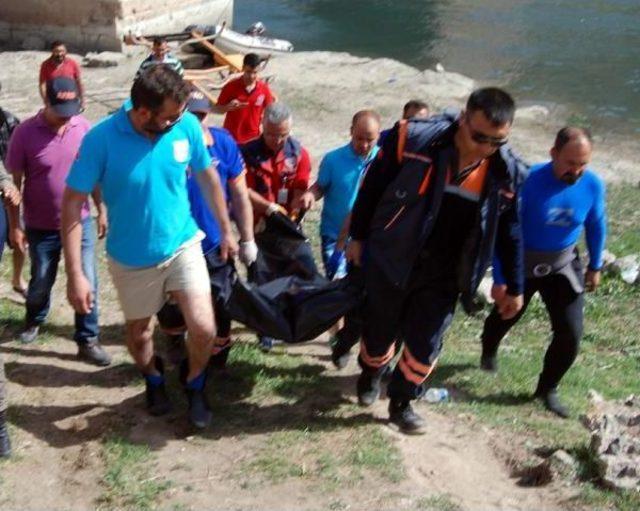 Akrabasını Kurtarmak Isteyen Suriyeli, Kızılırmak’Ta Boğuldu