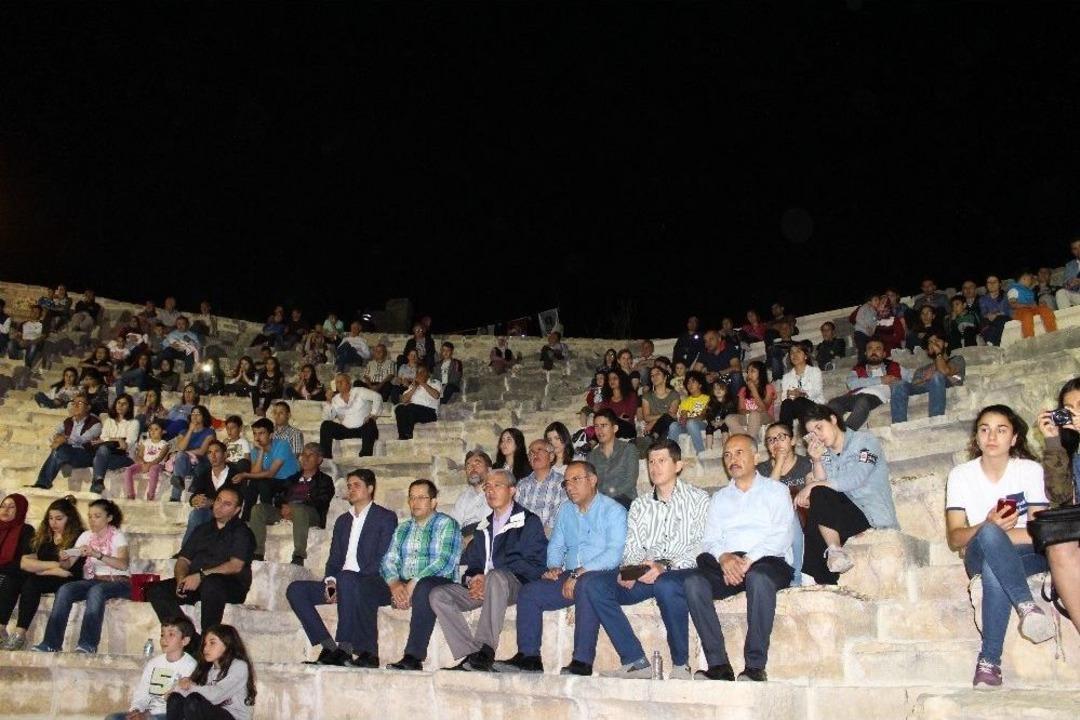 Rhodiapolis De Piyano Eşliğinde &Ccedil;oksesli Koro