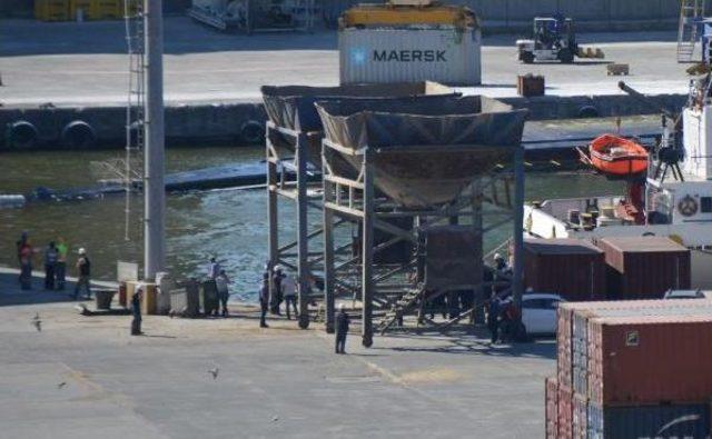 Bandırma'da Kargo Gemisi Yükleme Yapılırken Yan Yattı (1)