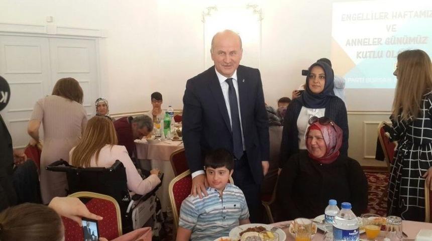 En &Ouml;zel Annelerin Anneler G&uuml;n&uuml; Unutulmadı