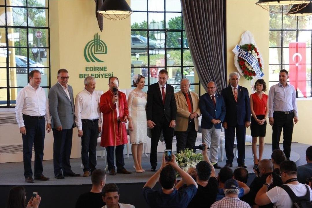 Tarihi Elektrik Fabrikası K&uuml;lt&uuml;r Merkezi Ve Nikah Salonu A&ccedil;ıldı