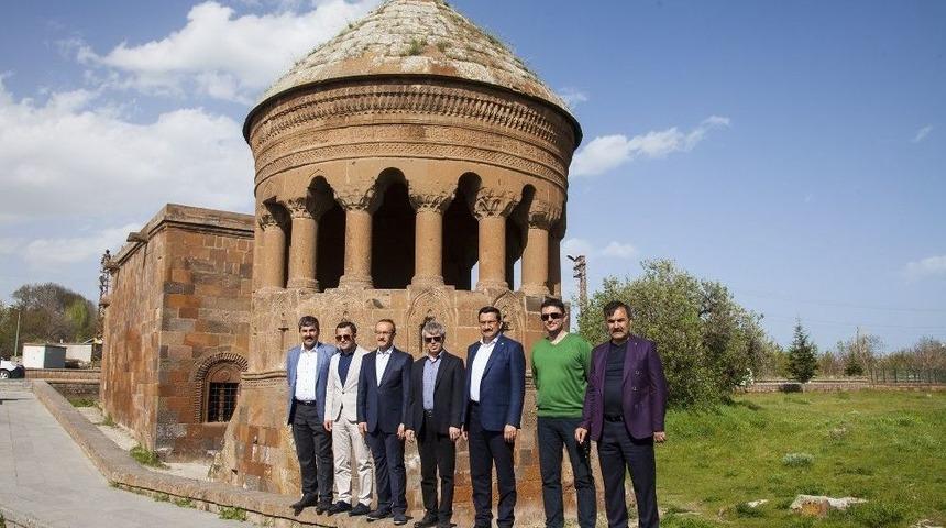 Ahlat Ziyaret&ccedil;ilerini Ağırlıyor