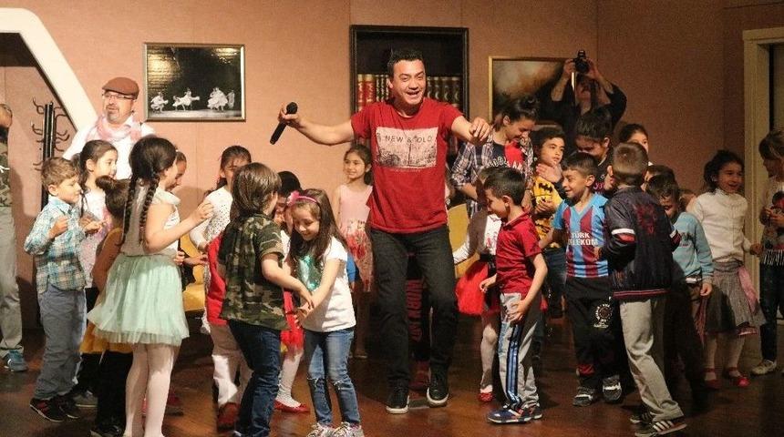 Anneler, G&uuml;nlerini Doyasıya Kutladı