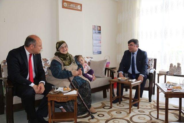 Şehit Annelerine Anneler Günü Ziyareti 1