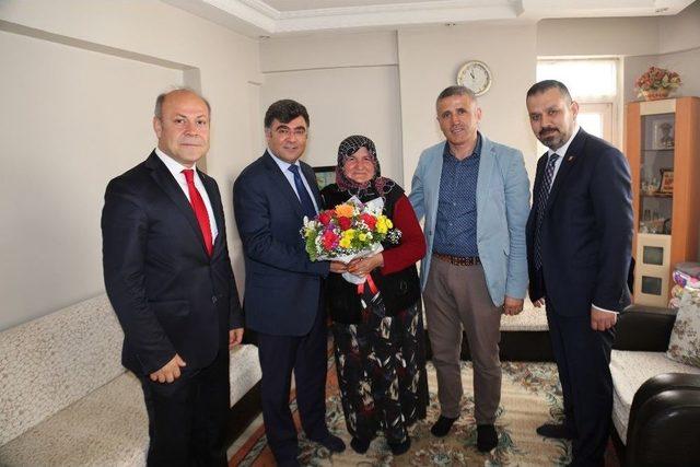 Şehit Annelerine Anneler Günü Ziyareti 2