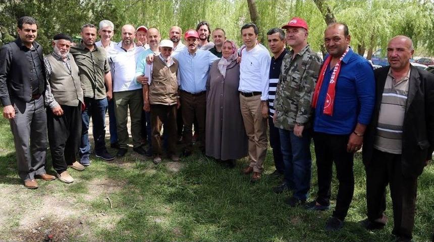 Şehit Polisin Silah Arkadaşlarından En Anlamlı Anneler G&uuml;n&uuml;